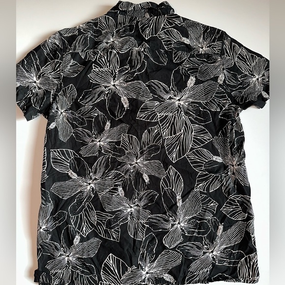 Forever 21 Men’s Size L Black Floral Hawaiian Shirt Short Sleeve 100% Cotton - Picture 6 of 7